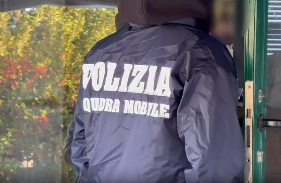 Migranti come schiavi pagati 1 euro all'ora, tre arresti nel Catanese