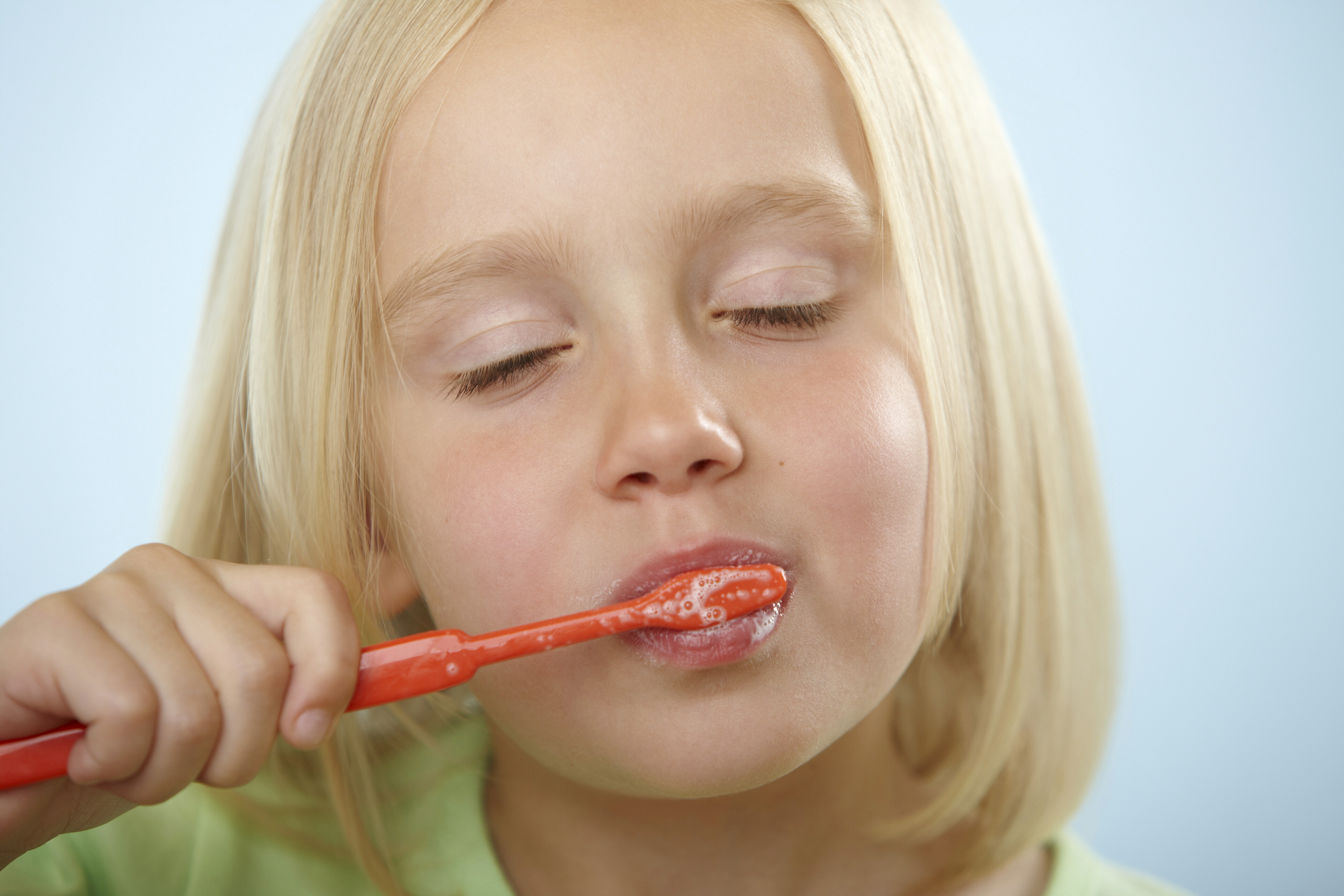 Sullo spazzolino da denti migliaia di batteri dal water, come 'difendersi'