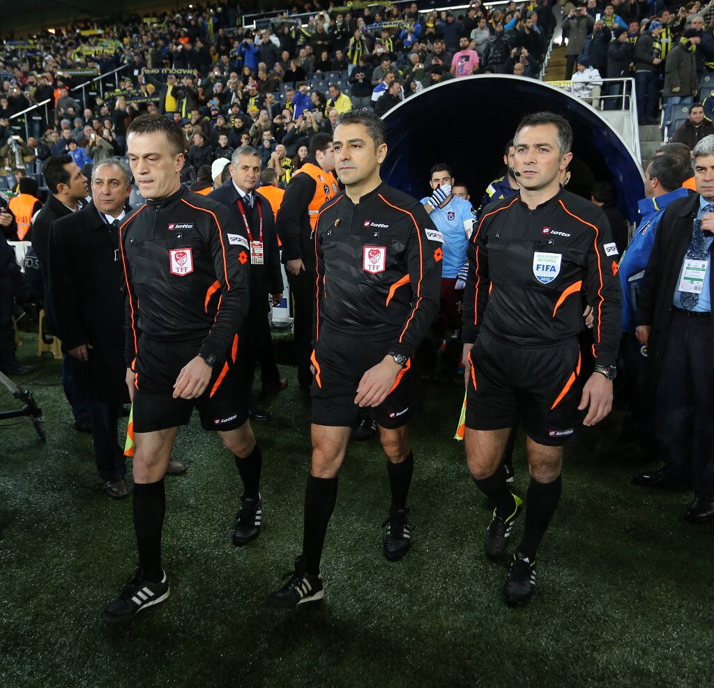 Caos scommesse in Turchia, arrestati 17 arbitri e un presidente