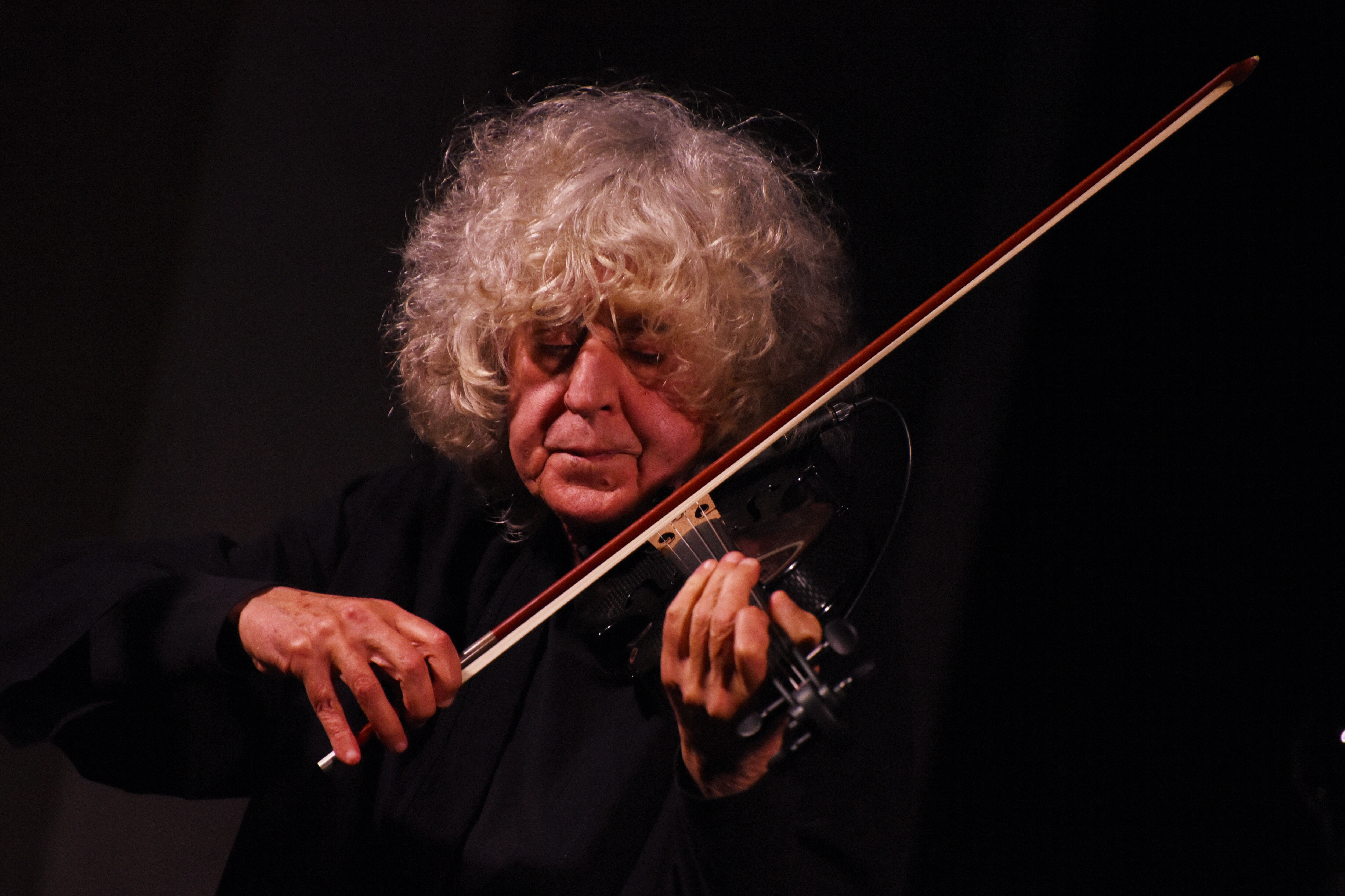 Branduardi ricoverato, salta il concerto all'Auditorium di Roma