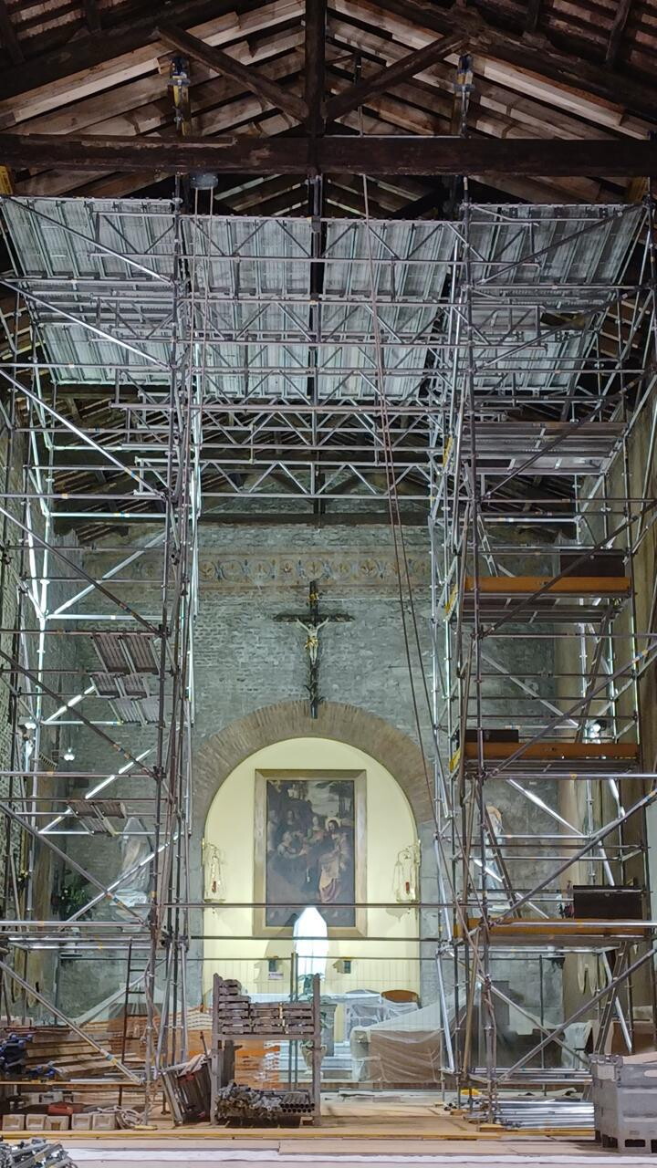 La chiesa di Albano rischia di crollare, non ci sono fondi