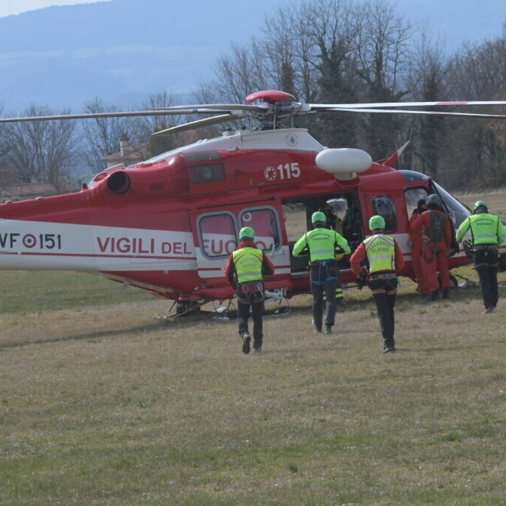 Elicottero scompare tra Toscana e Marche, scattano le ricerche