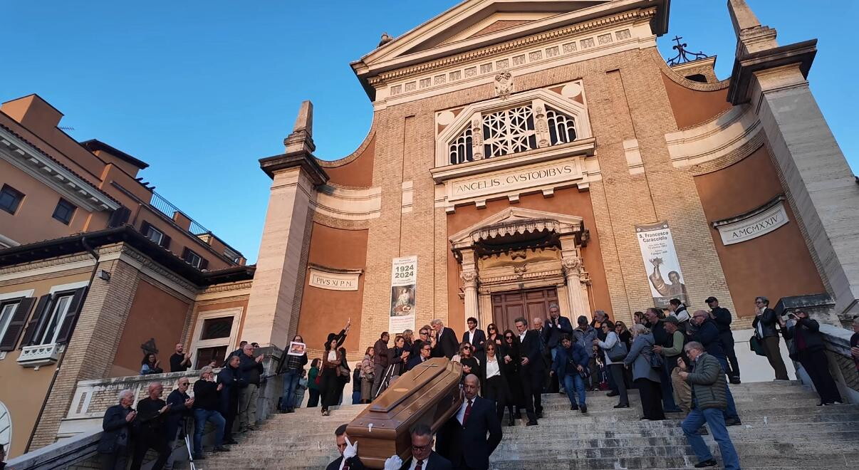 Tanti vip al funerale del Maestro Vessicchio. Il ricordo della figlia Alessia