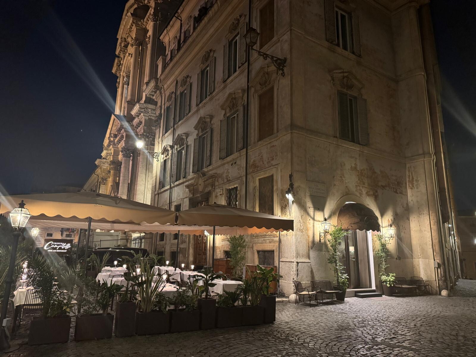 Cucina romana tra tradizione e contemporaneità in un palazzo del XVI secolo