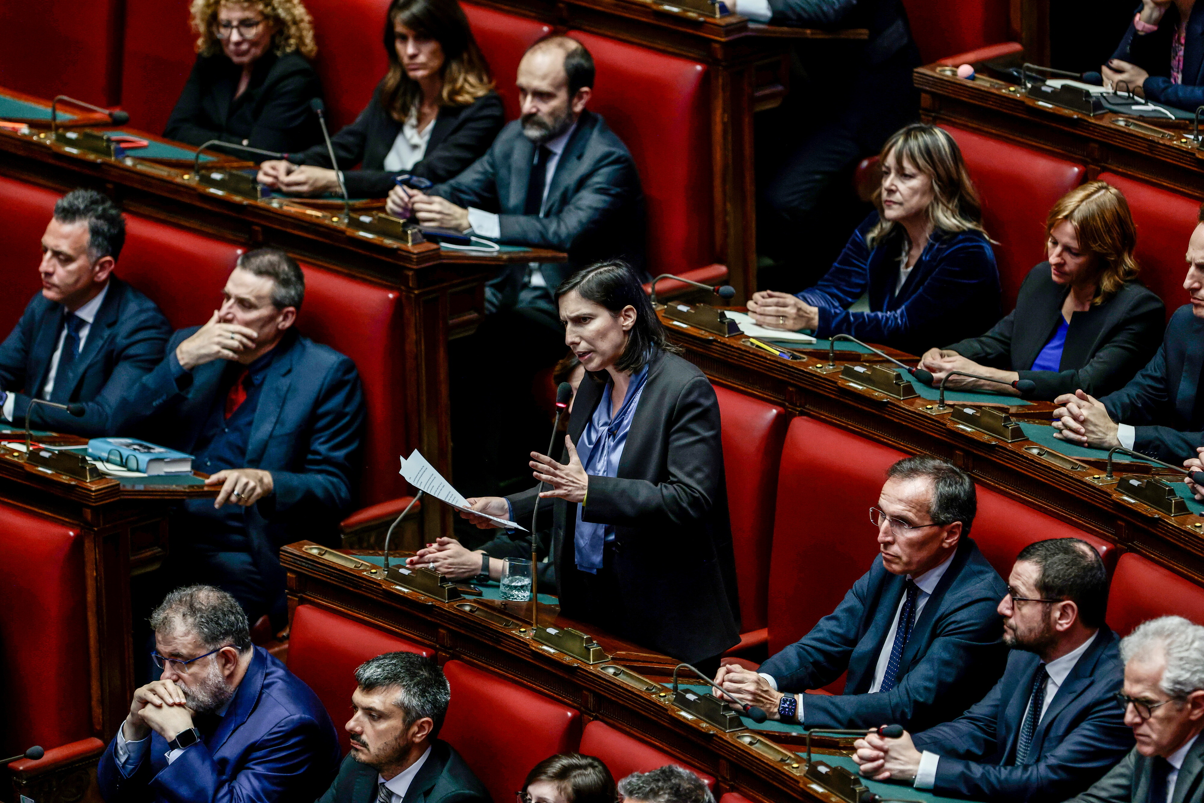 Consenso informato, bagarre in aula. Valditara sotto accusa