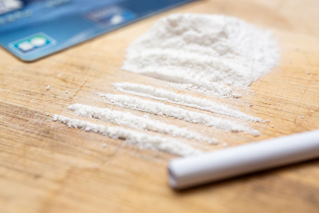 Perché ricostruire un naso bucato dalla cocaina non è solo estetica