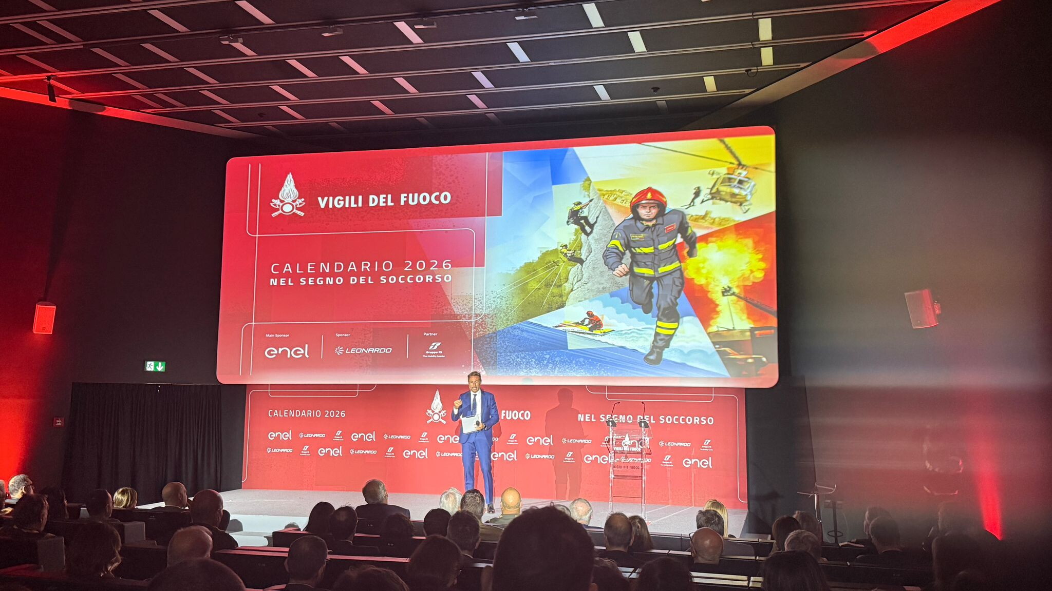 I quattro elementi e i fumetti: presentato il nuovo calendario dei Vigili del Fuoco