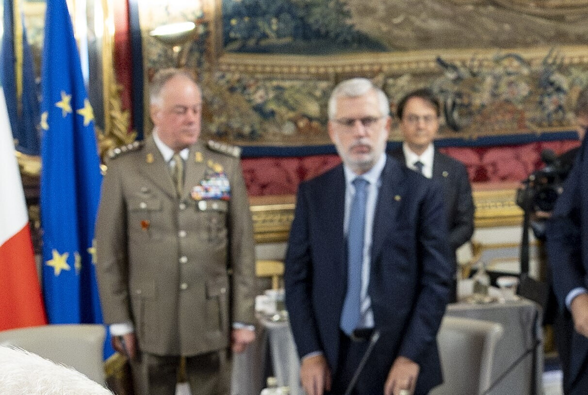 Garofani: "Usato per colpire Mattarella"