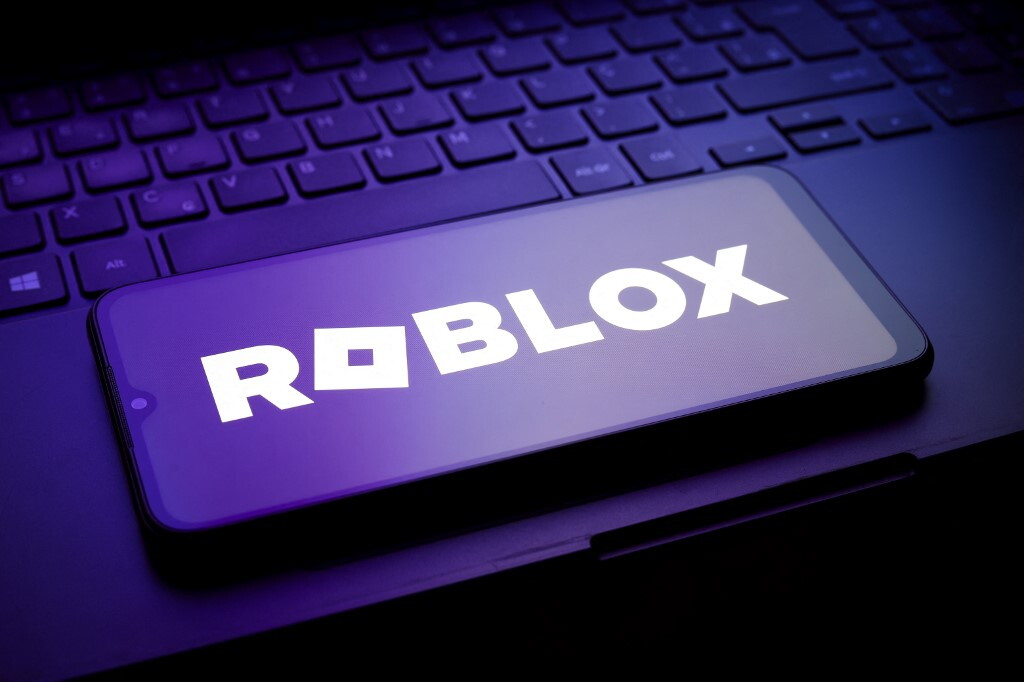 Roblox introduce il riconoscimento facciale. Stop alle chat bambini-adulti
