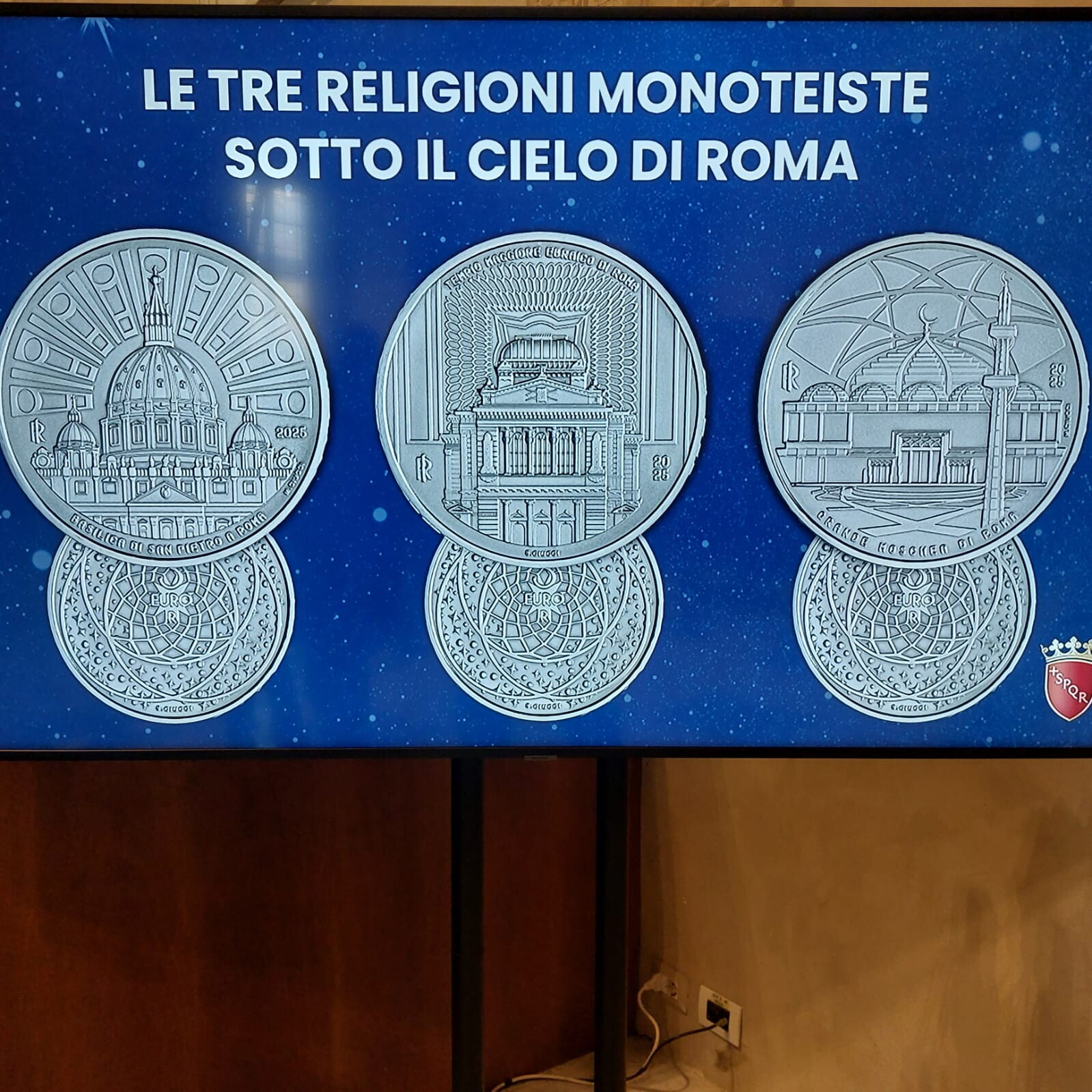 Trittico di monete: dialogo tra le tre religioni monoteiste a Roma