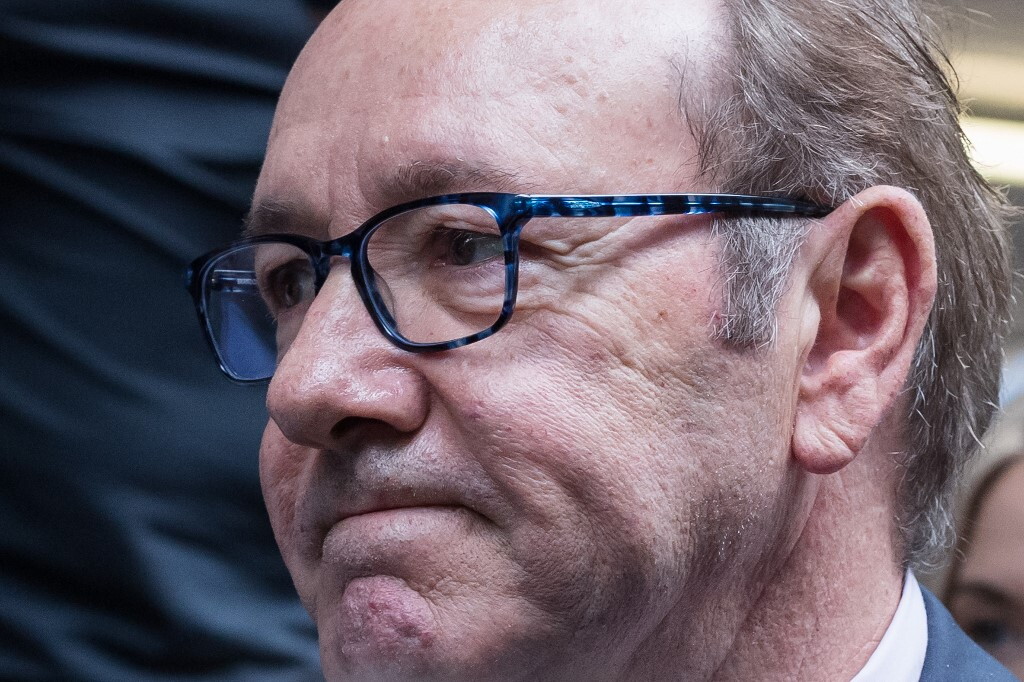 "Vivo in hotel". Kevin Spacey non ha più una casa dopo le accuse di abusi sessuali