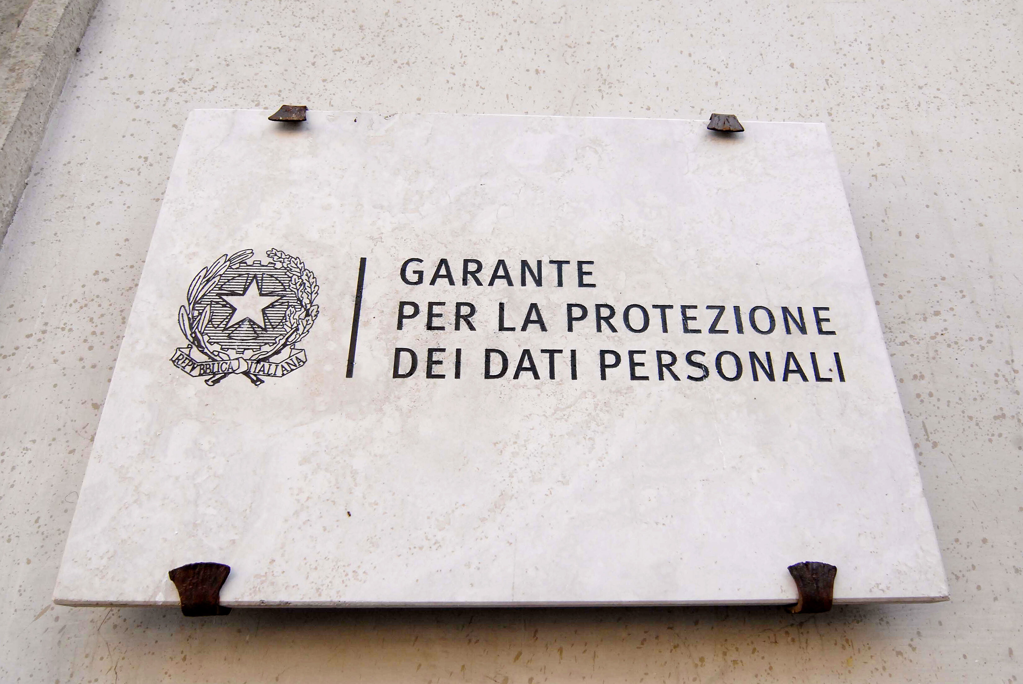 Garante per la Privacy, si dimette il segretario generale Fanizza