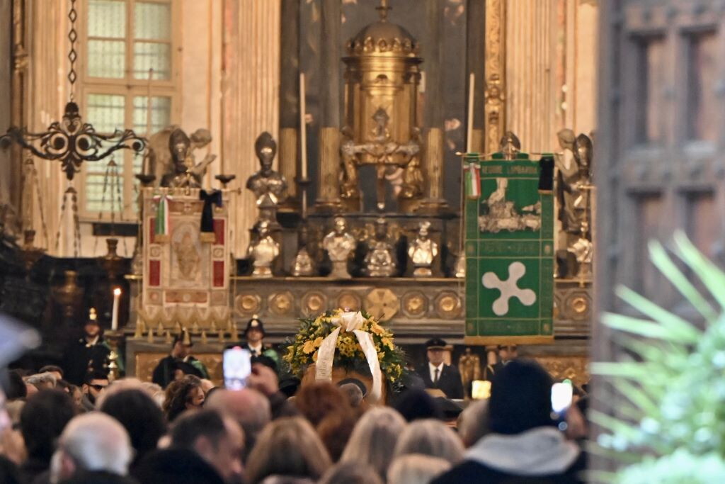 Ornella Vanoni, l'addio in musica. La nipote Camilla canta "Senza fine"