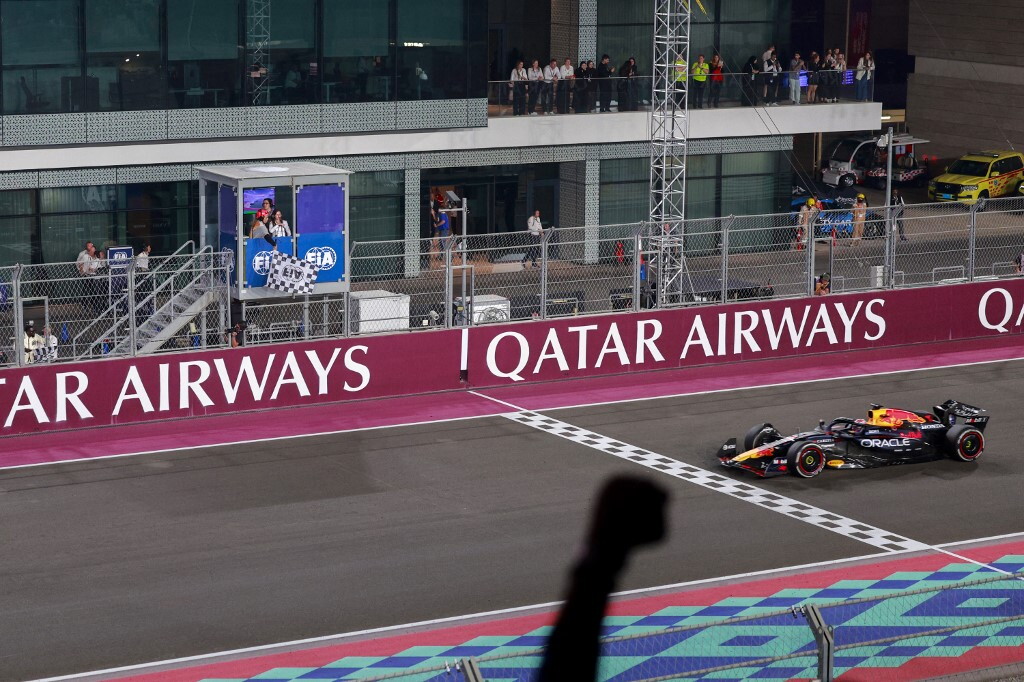 Verstappen trionfa in Qatar. Il titolo F1 si decide ad Abu Dhabi