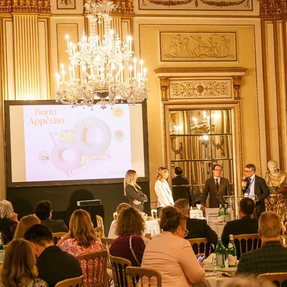 Mozzarella Dop, the tour in Europe ends