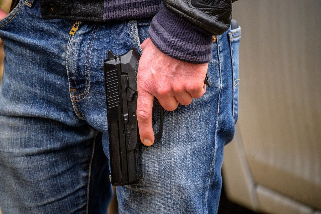 Spara e ferisce l'amico, arrestato un giovane a Bagnara Calabra