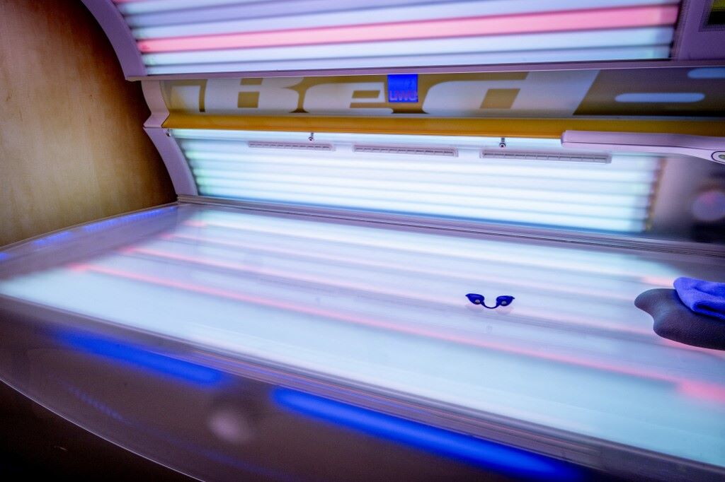 "Non usateli e basta", lo studio sul melanoma che boccia i lettini solari