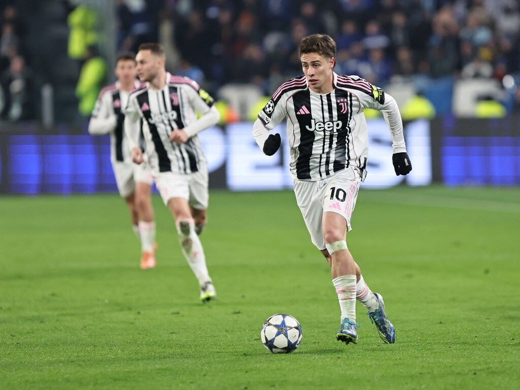 Tether presenta un'offerta per acquisire l'intera quota della Juventus. La replica di Exor...