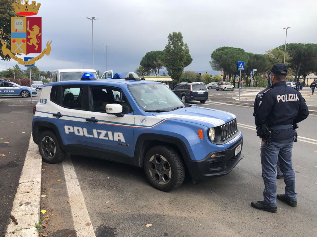 Tragico schianto a Rimini: scooter contro auto, muore una 18enne