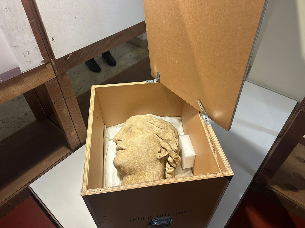 La preziosa collezione trafugata torna a Taranto da New York