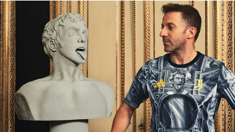 La 'lunguaccia' di Del Piero sulla maglia pre-partita della Juve