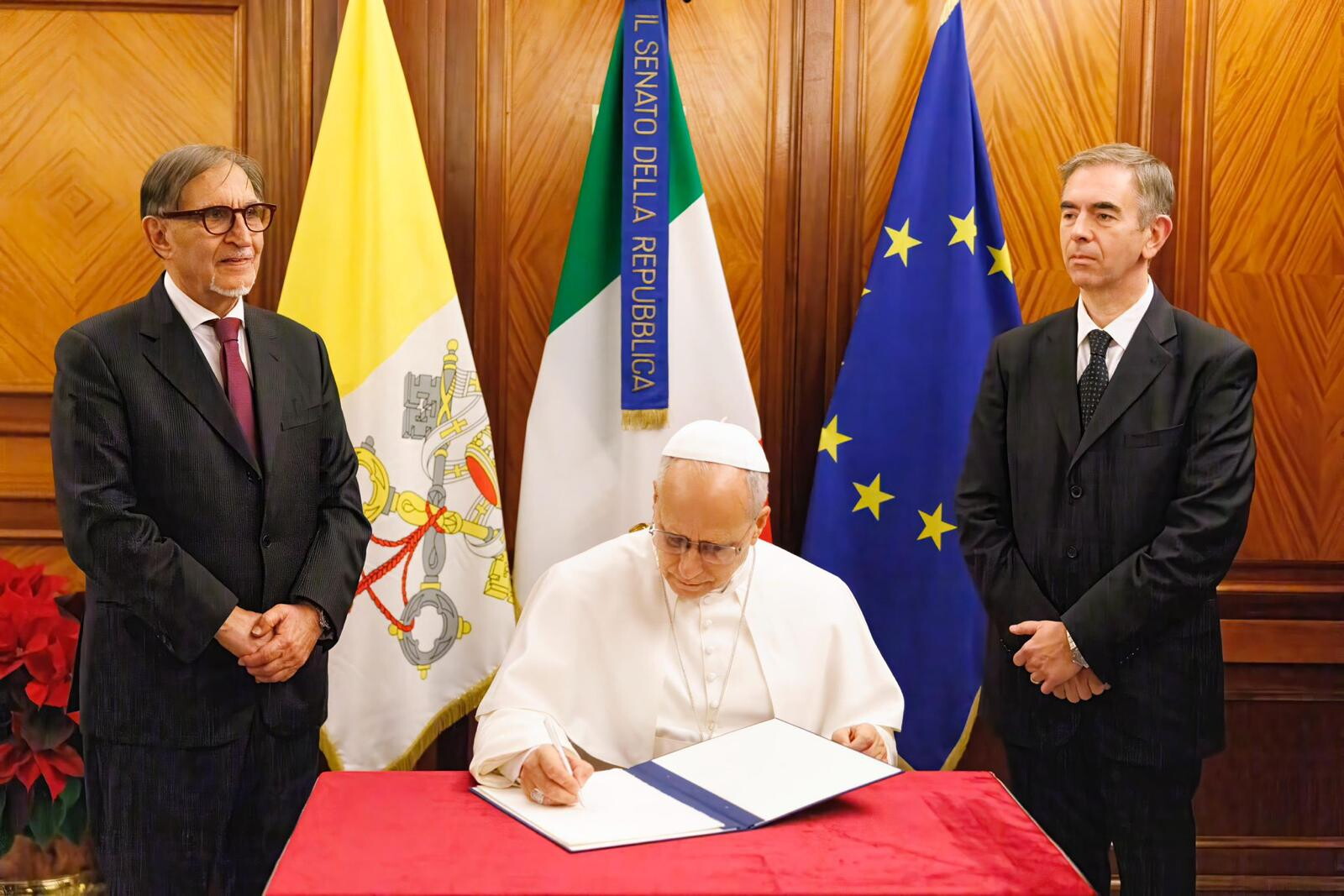 Il Papa a sorpresa al Senato. La Russa: "Grande onore"