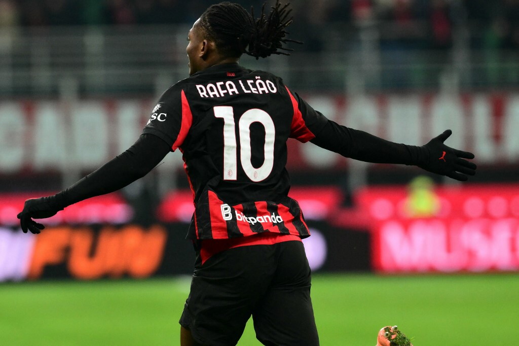 Il Milan fermato 1-1 dal Genoa: Leao salva i rossoneri al 92°