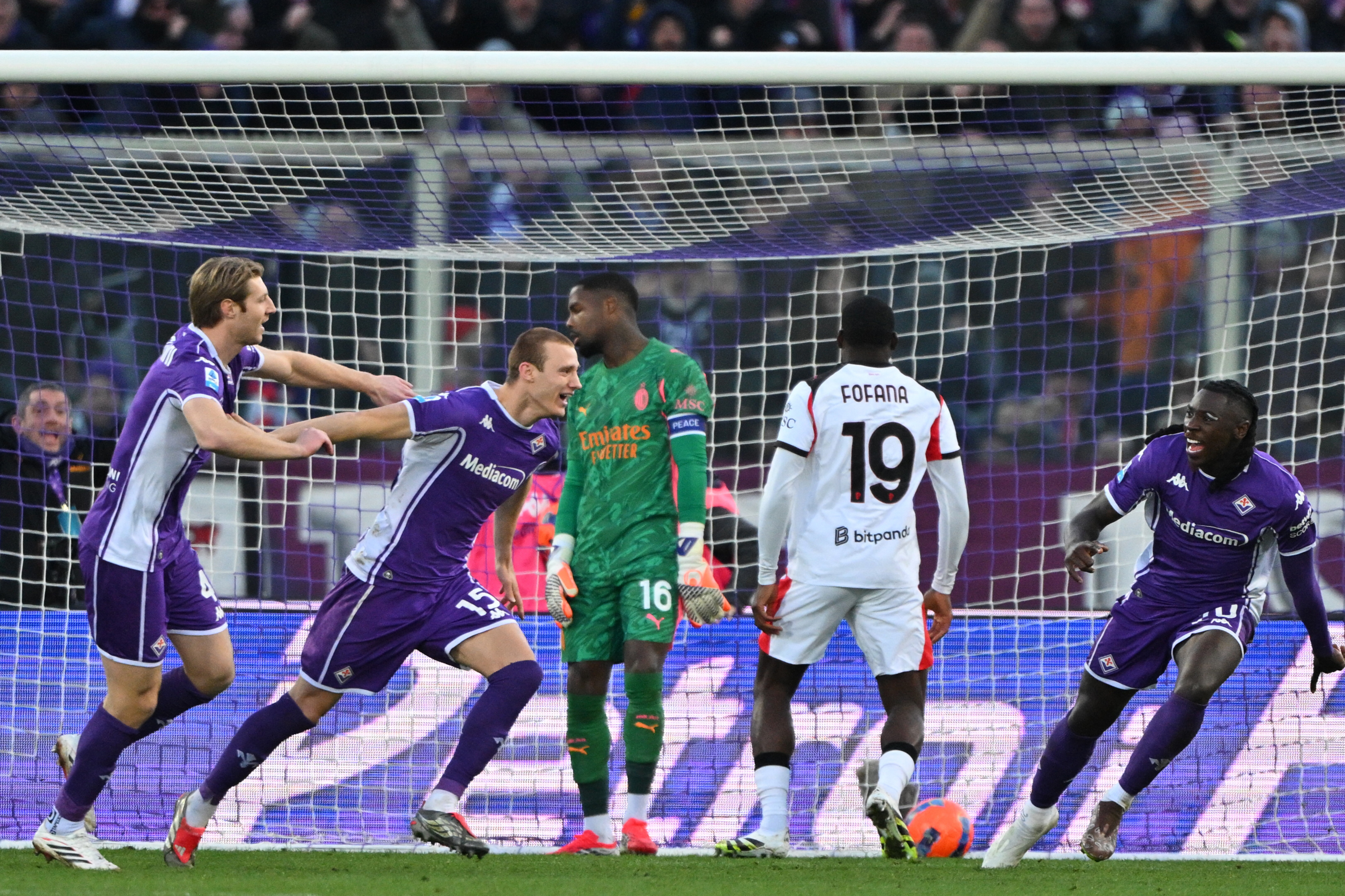 Milan pareggia 1-1 a Firenze, Inter campione d'inverno