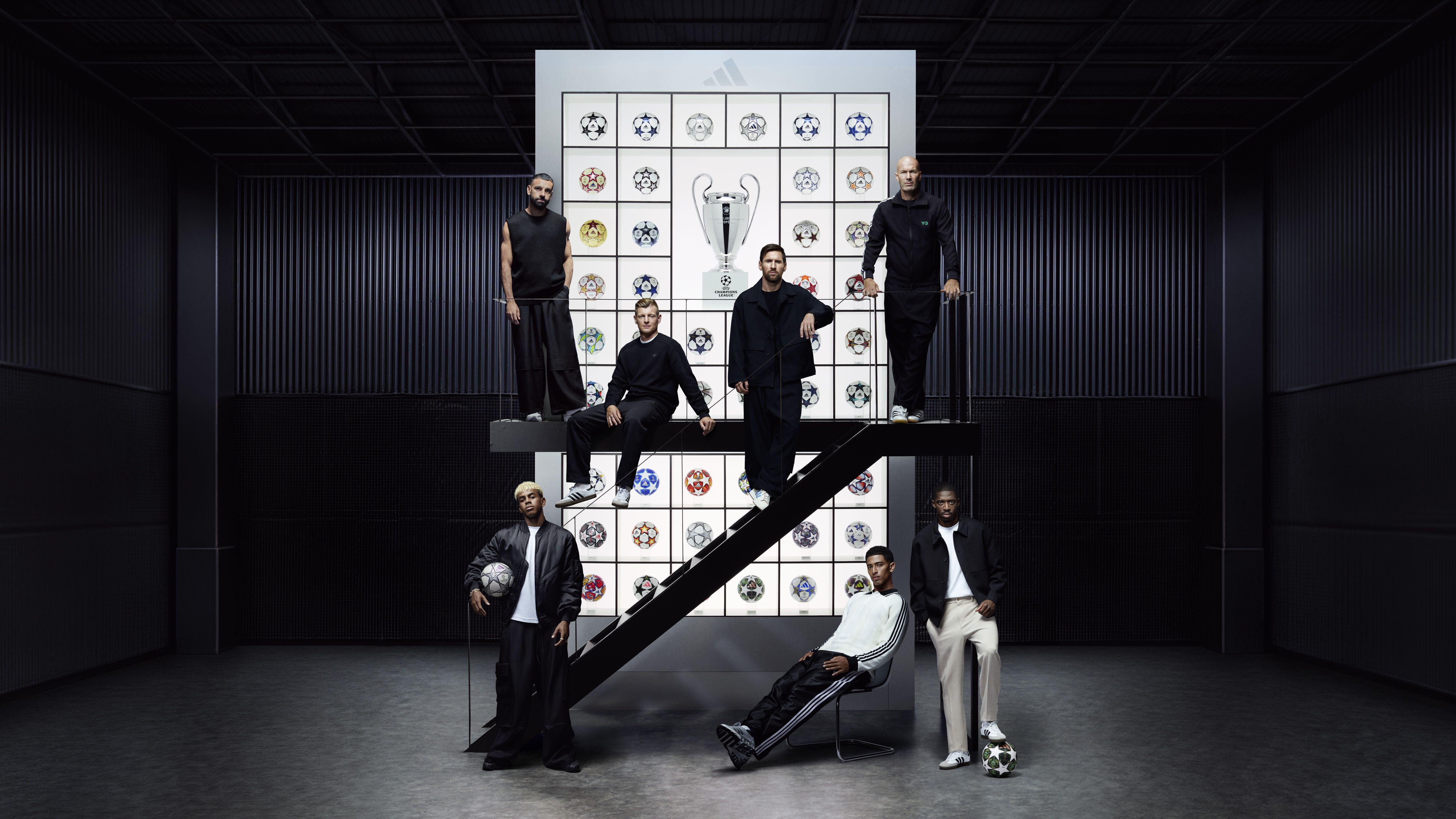 Scende in campo in Champions il pallone celebrativo dei 25 anni