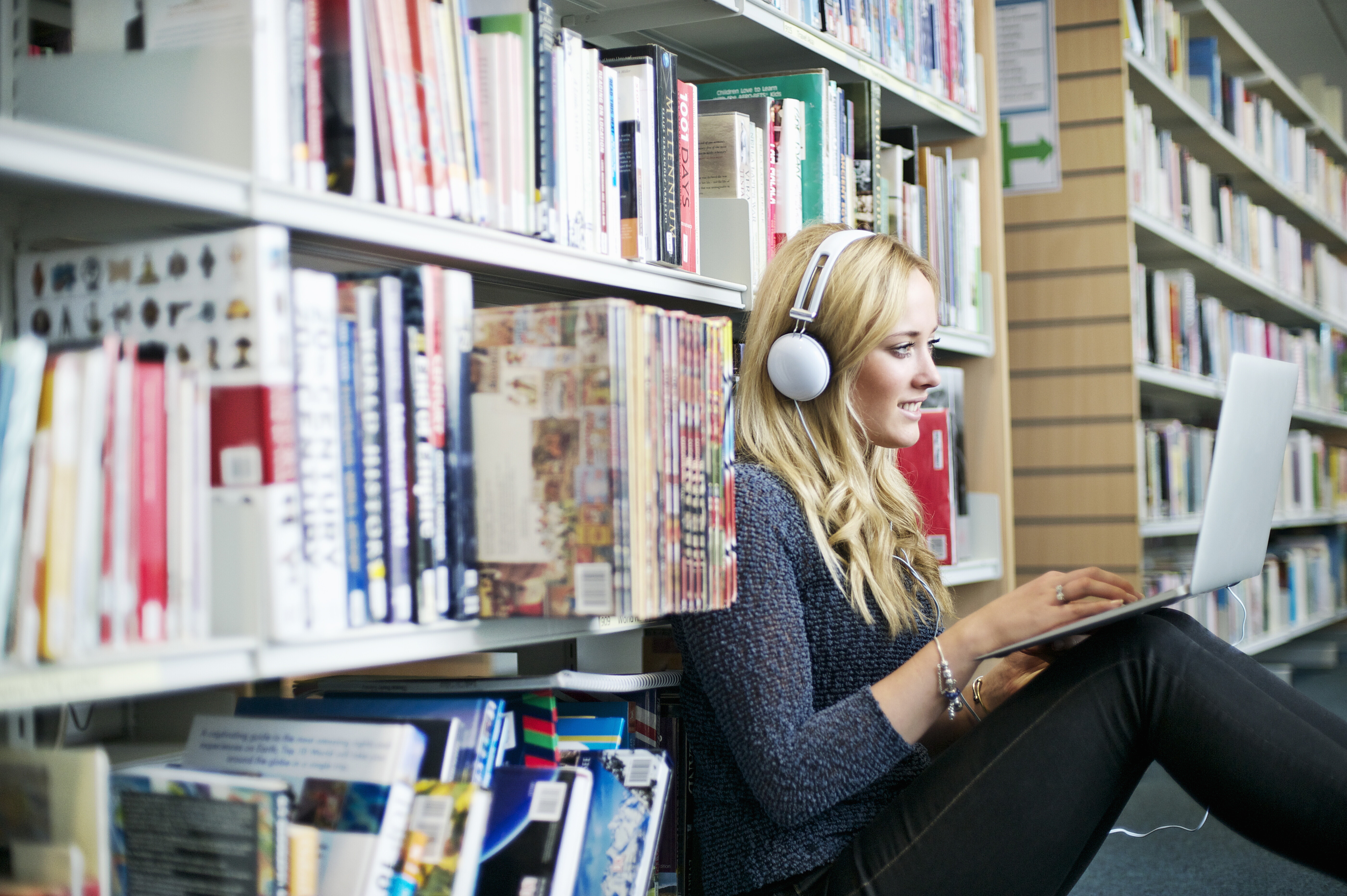 Audiolibri e podcast sempre più popolari, li ascolta il 73% degli italiani