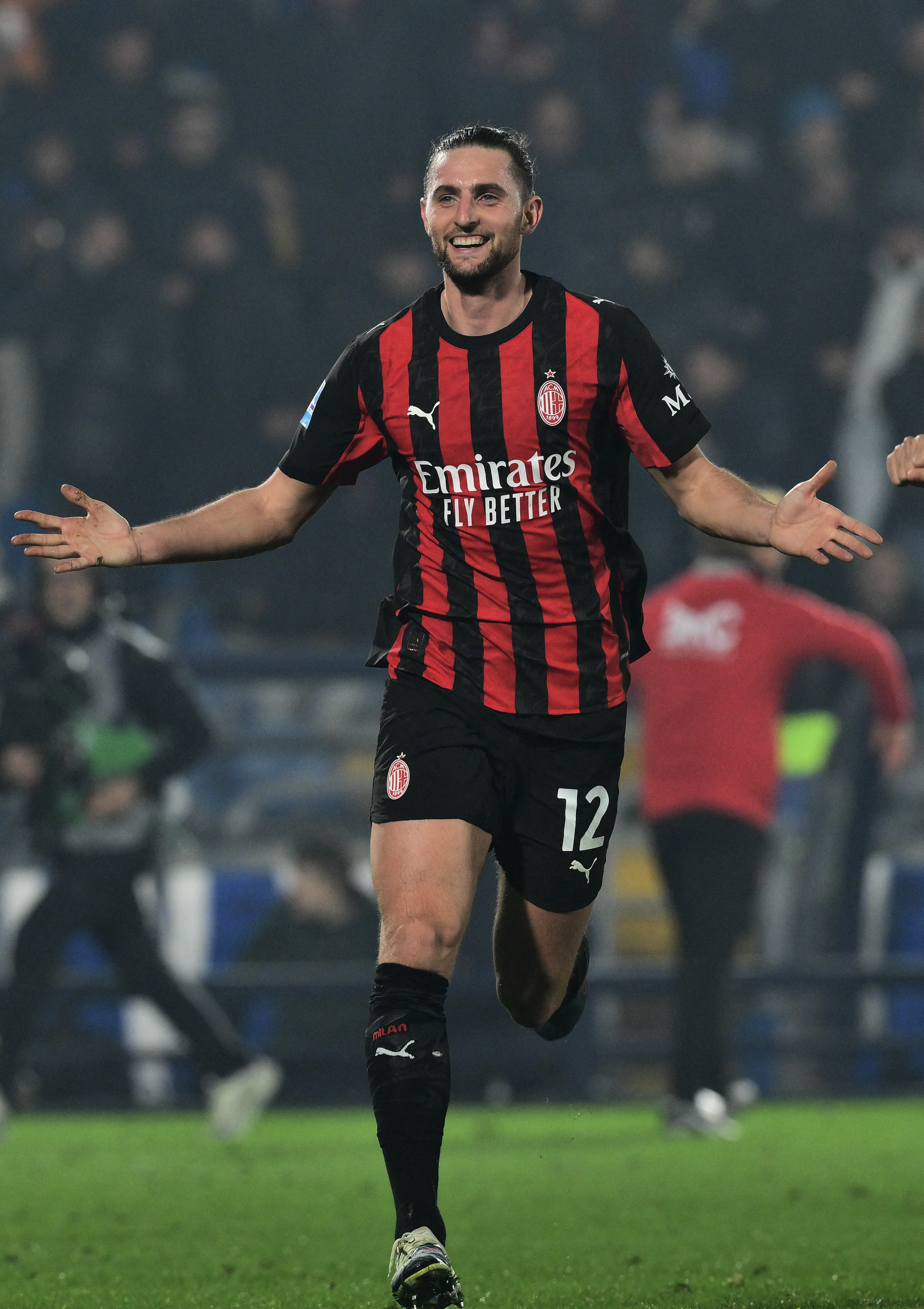 Lezione di cinismo del Milan. Il Como fa la partita ma perde 3-1