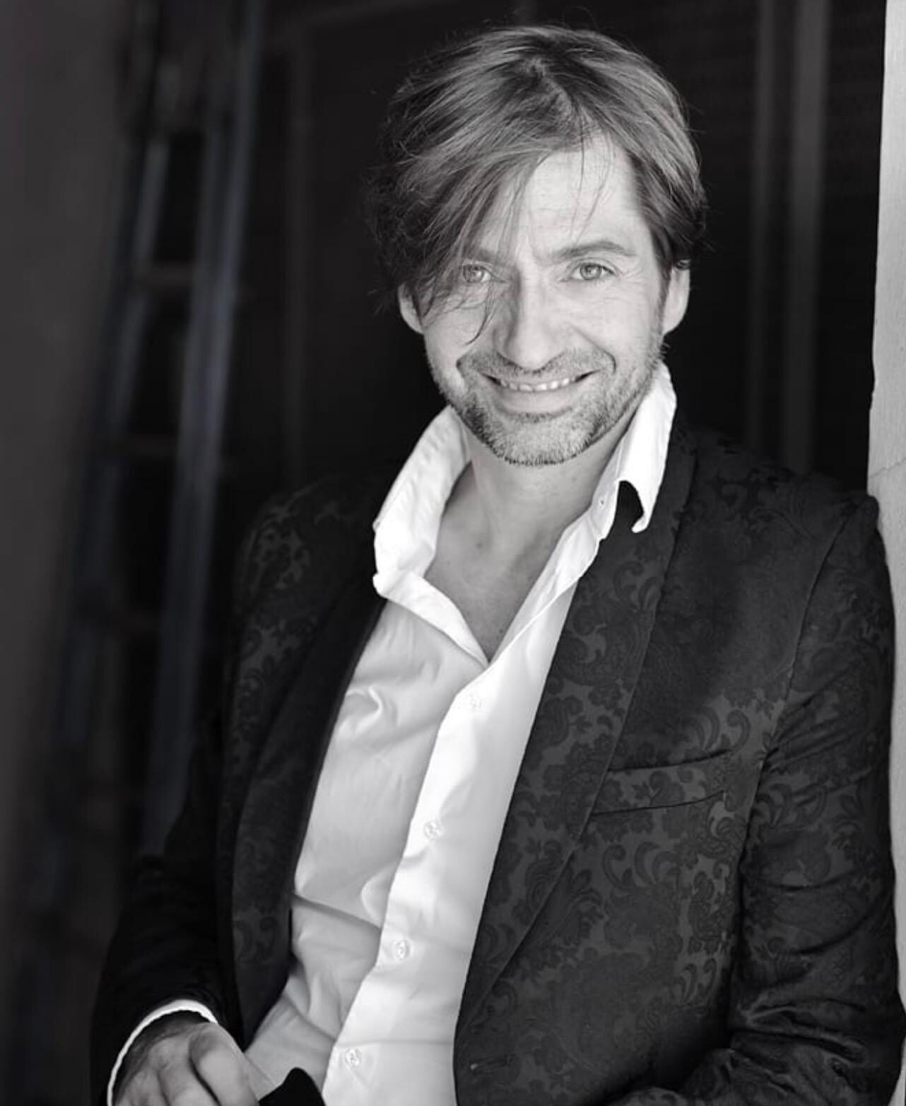 "Roma, gli stranieri e il cane che amo", Apolloni racconta la sua ultima serie