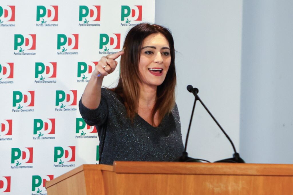 Picierno reclama pluralismo nel Pd, no alla donna sola al comando