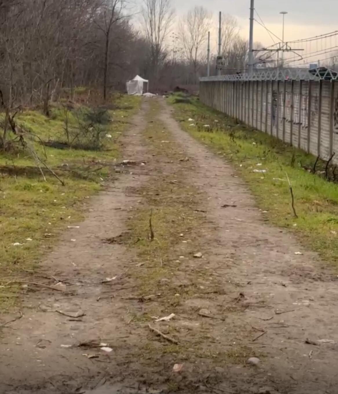 Sparatoria a Rogoredo, c'è una telecamera vicina al luogo in cui è morto il 28enne