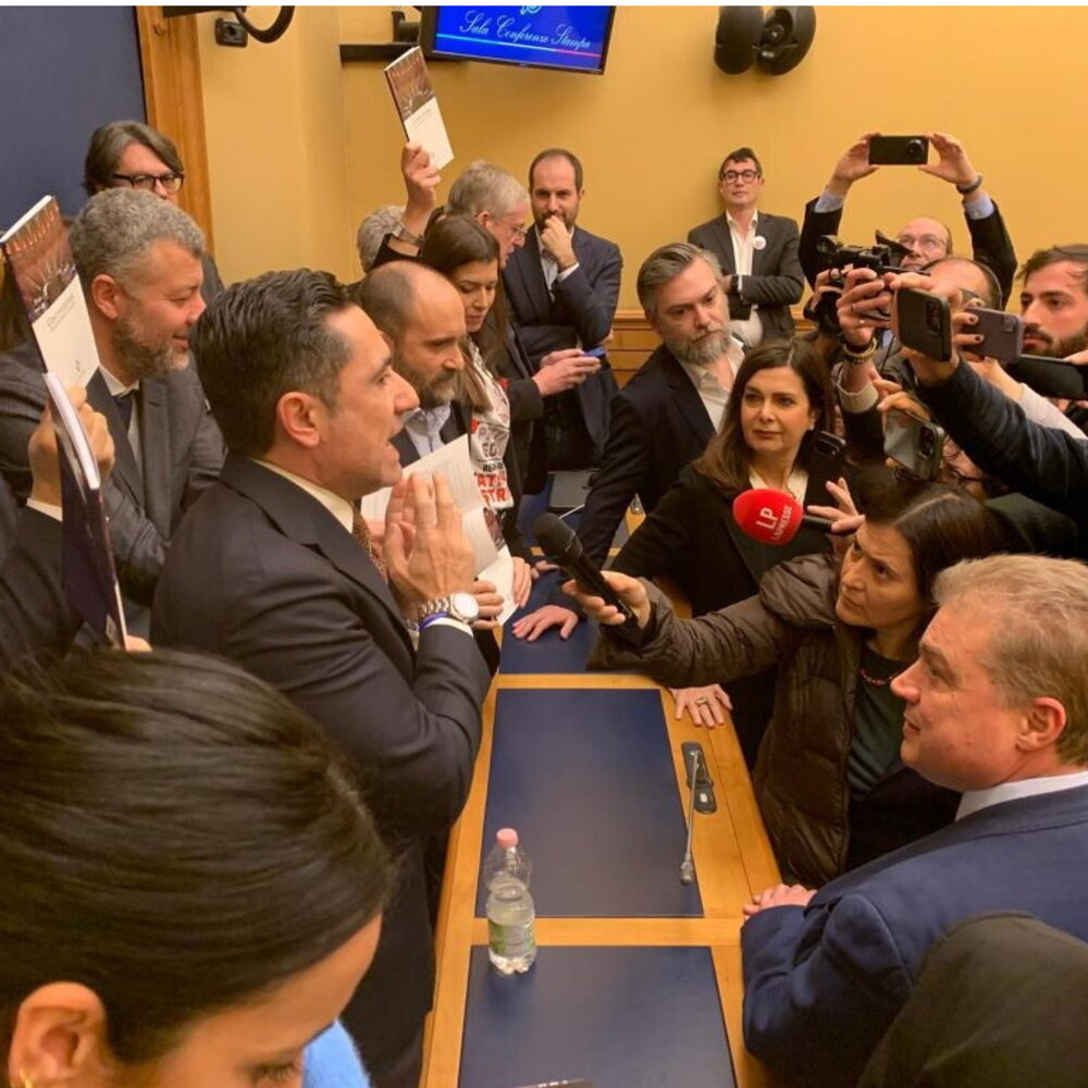 Occupations and ‘Bella Ciao’, the oppositions against Casapound in the Chamber, all the …