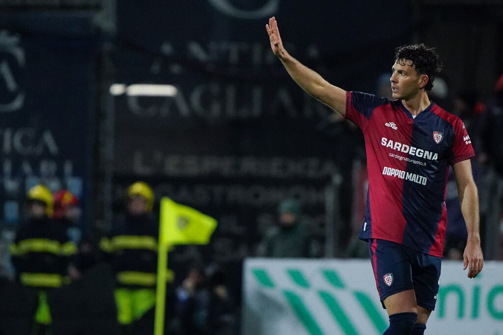 Il Cagliari travolge il Verona 4-0