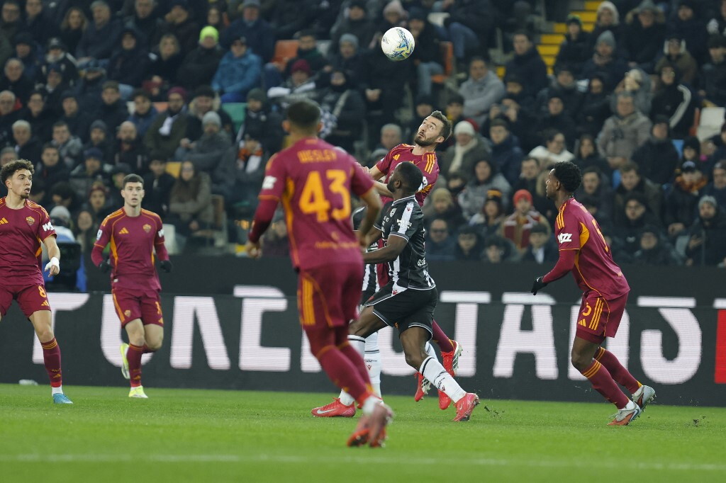 La Roma frena e perde il quarto posto. L'Udinese vince 1-0
