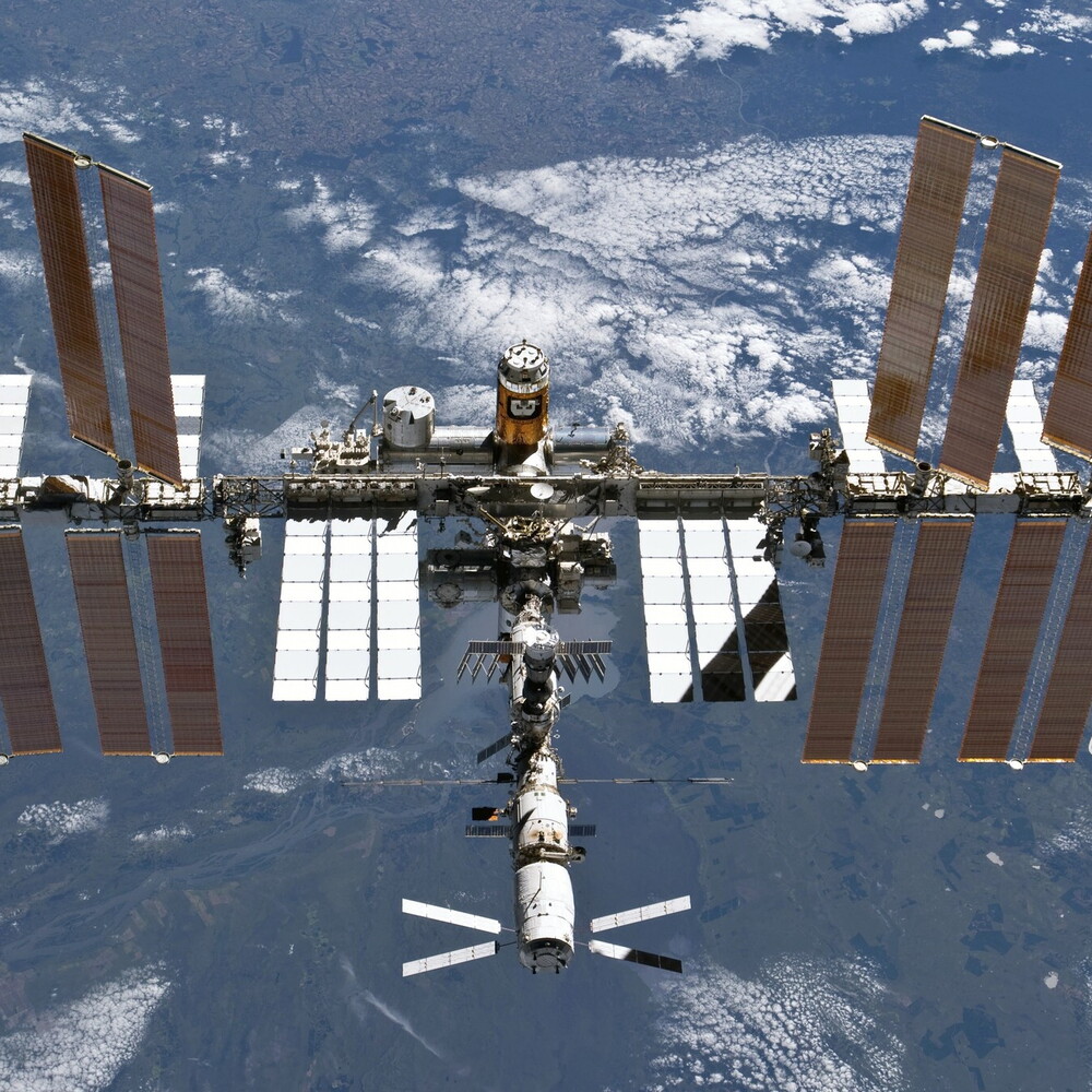 The ISS space station remains empty, Space X blocks orbital flights