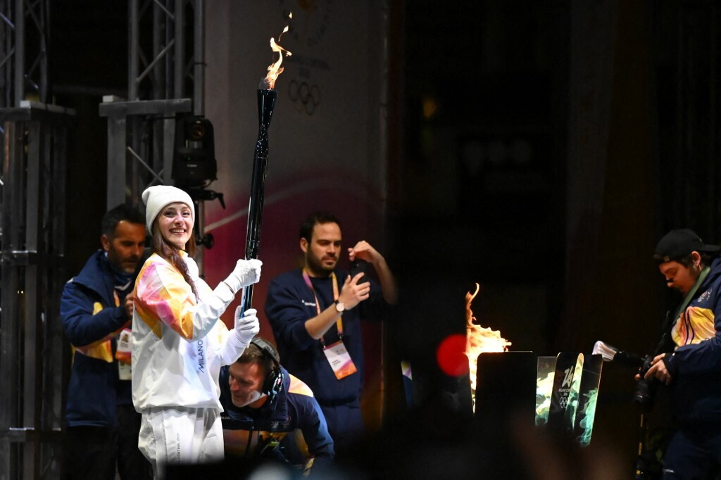 Acceso il braciere olimpico a Piazza Duomo. Alla Fabbrica del Vapore la cena dei capi di Stato