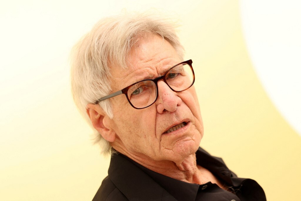 Il dolore nel raccontare il Parkinson, le allusioni sul ritiro, Harrison Ford commuove Hollywood
