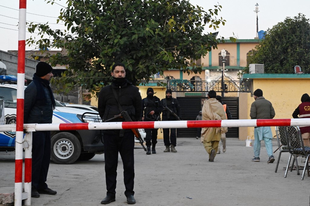 Pakistan, Isis rivendica l'attentato suicida nella capitale: 31 morti