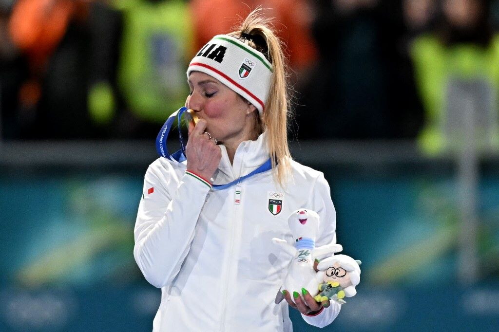 Primo oro per l'Italia, impresa di Francesca Lollobrigida nei 3000 metri del pattinaggio