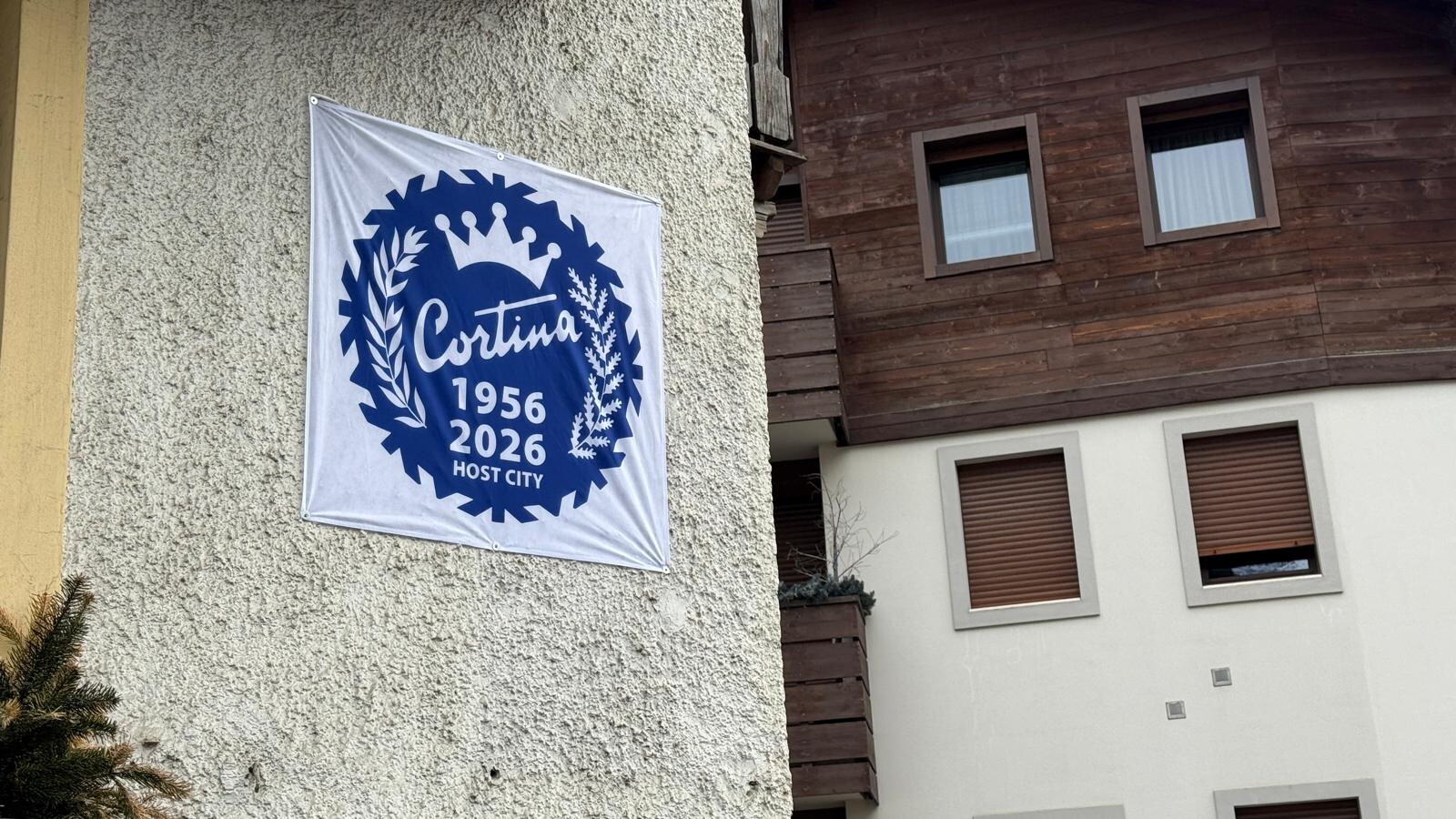 Cortina senza cerchi. Il logo olimpico costa troppo