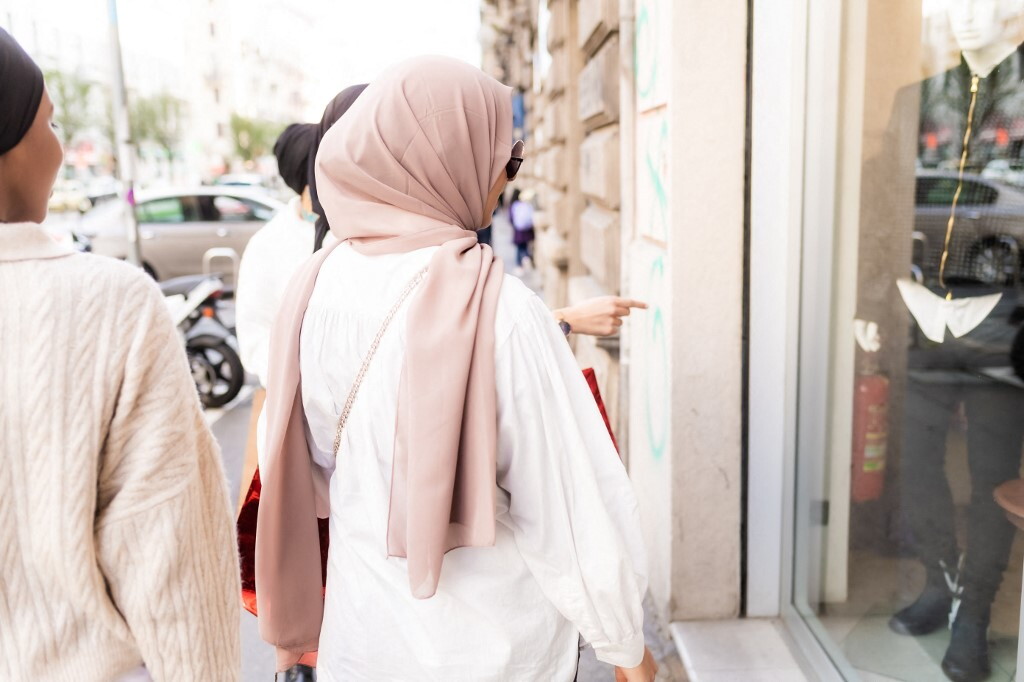 Offese via web a due musulmane, una donna dovrà risarcire 40mila euro