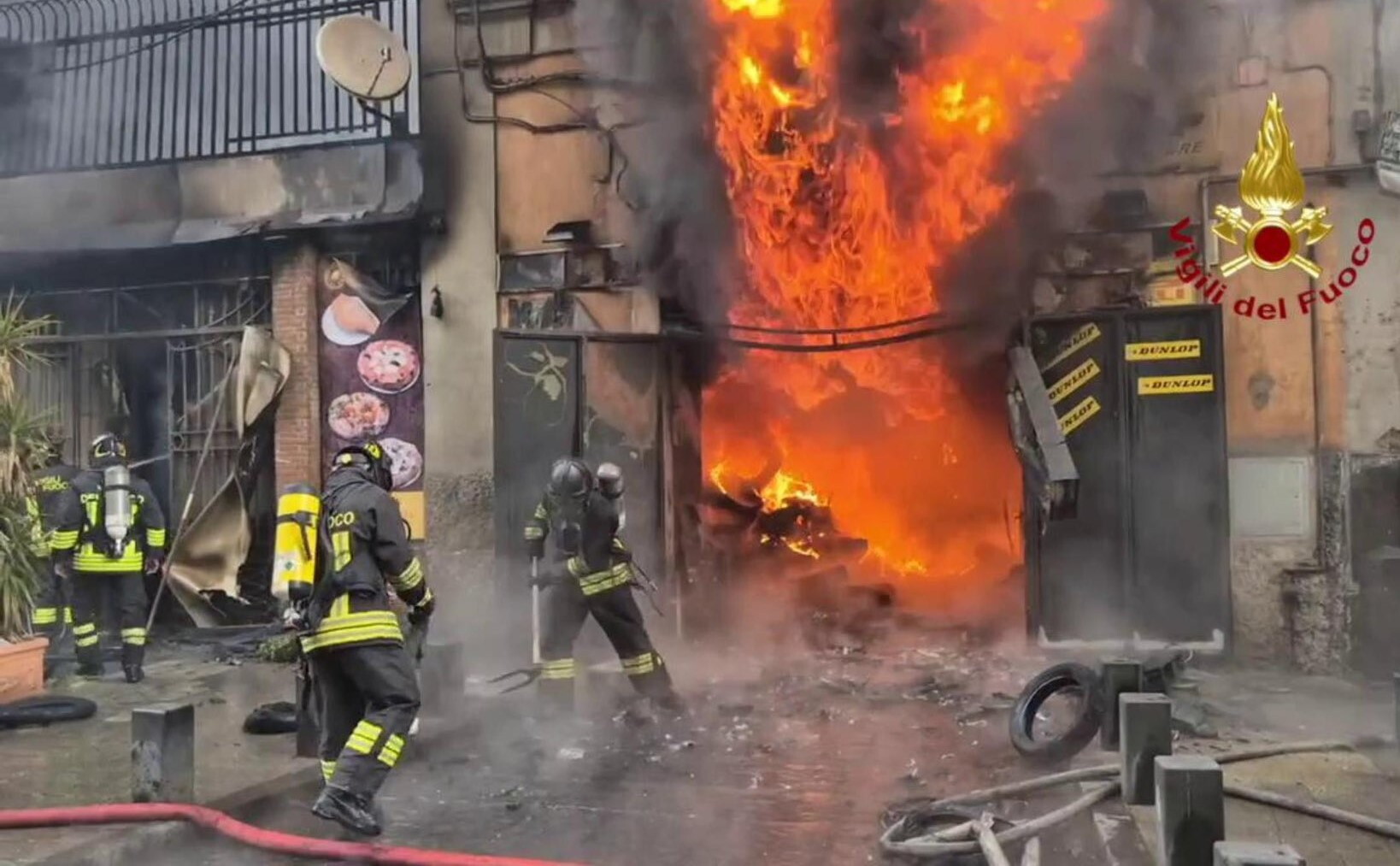 Dal San Carlo al Politeama, i teatri storici distrutti dai roghi