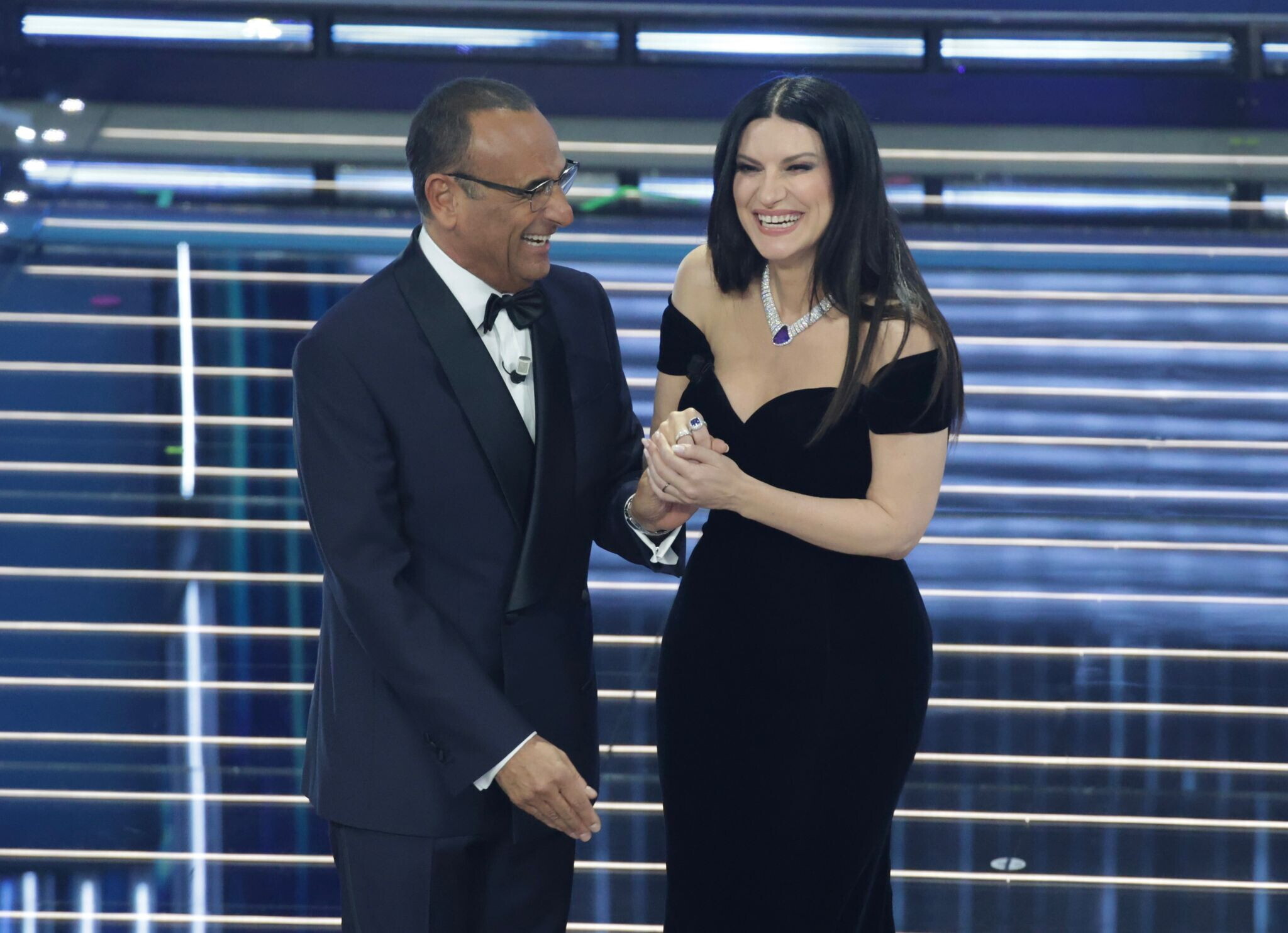 Sanremo debutta con 9,6 milioni di spettatori e 58% di share. In calo rispetto all'anno scorso