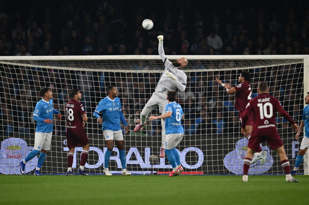 Il Napoli supera 2-1 il Torino e rafforza terzo posto