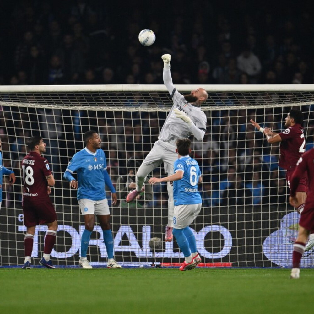 Napoli beats Torino 2-1 and strengthens third place