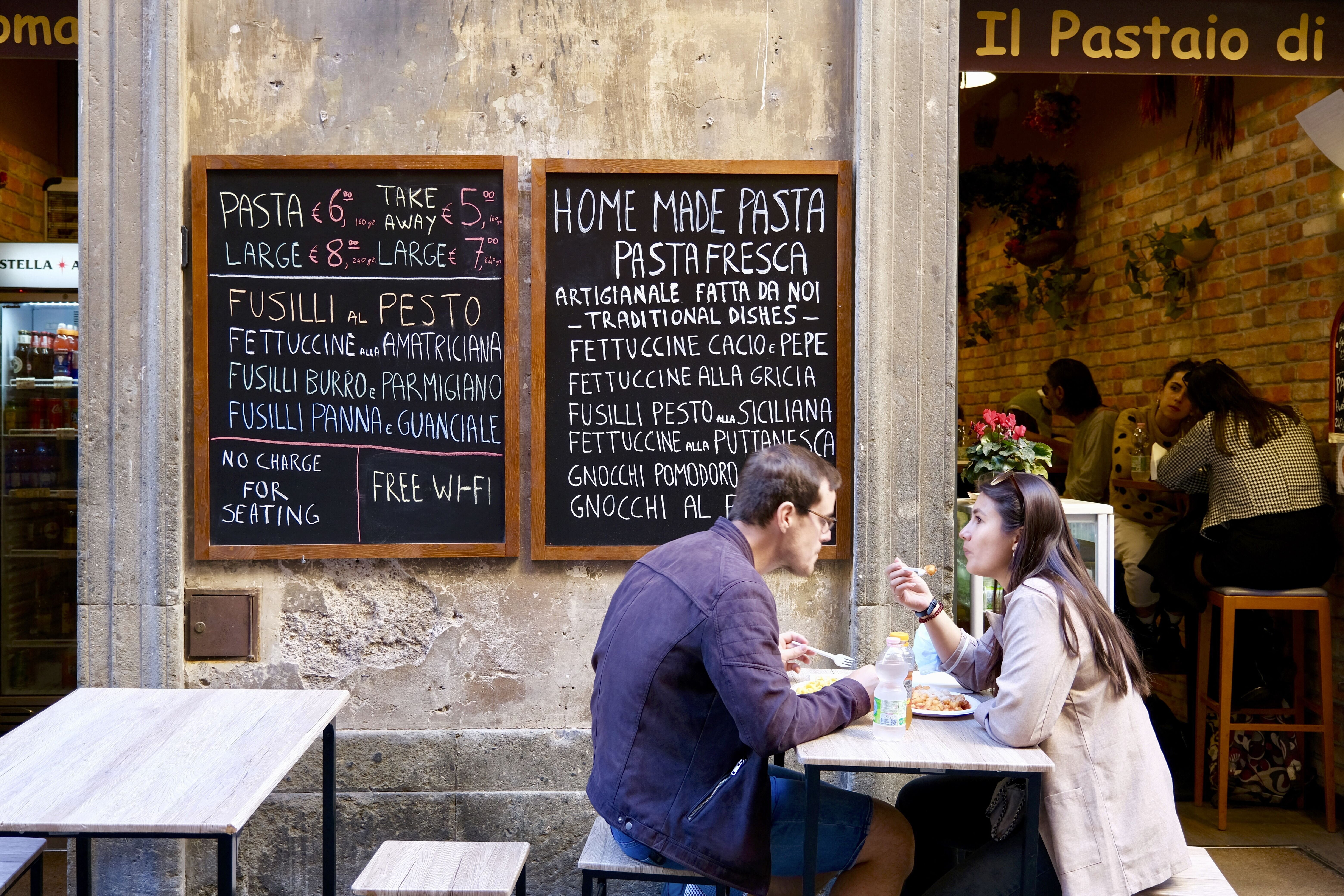 L'IA aiuta a trovare il ristorante giusto senza fidarsi delle recensioni