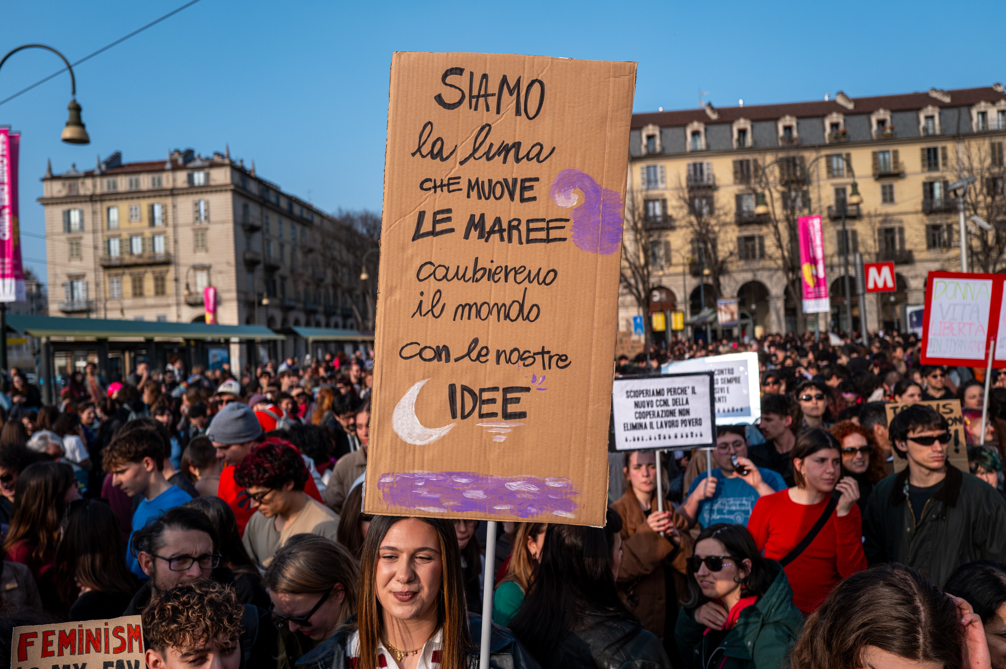 8 marzo, Meloni: "Costruire un'Italia dove nessuna donna sia costretta a scegliere"